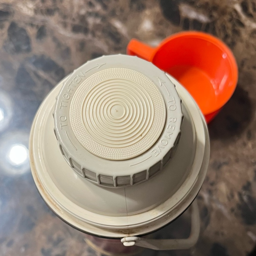 1980s Dunkin Donuts Thermos - Picture 7 of 7